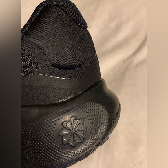 NIKE Revolution 7 Black Size 11 Shoes - Picture 6 of 13